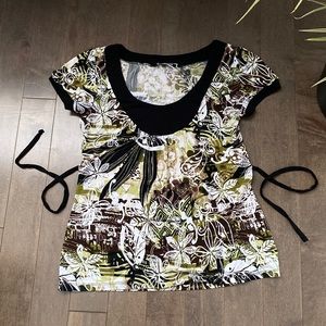 Tropical design, stretchy fabric top